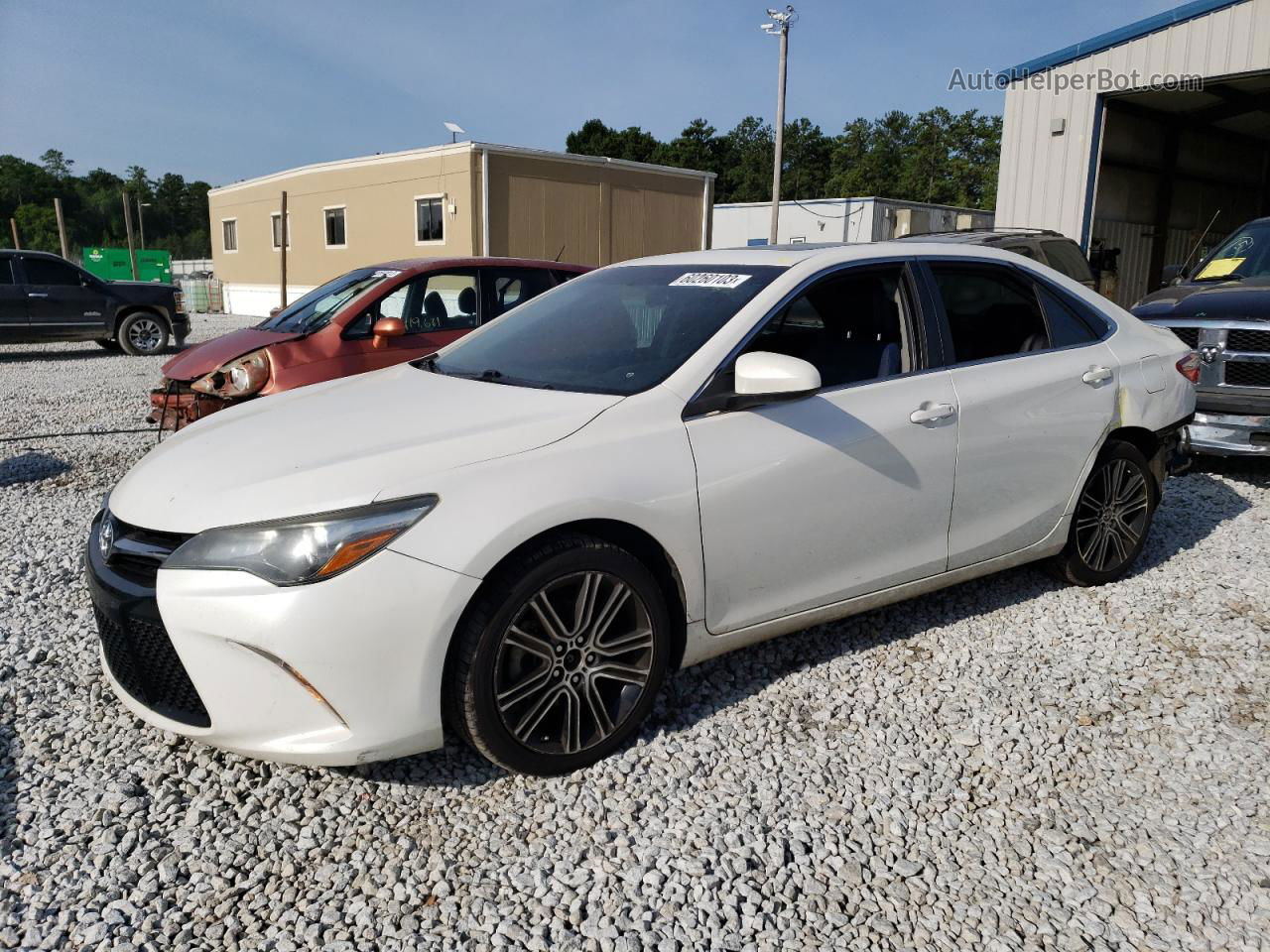 2016 Toyota Camry Le White vin: 4T1BF1FKXGU508755