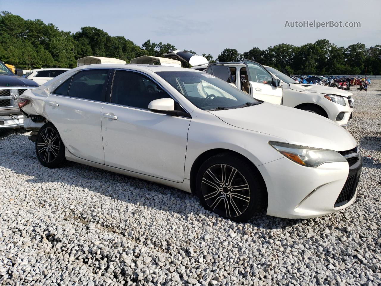 2016 Toyota Camry Le White vin: 4T1BF1FKXGU508755