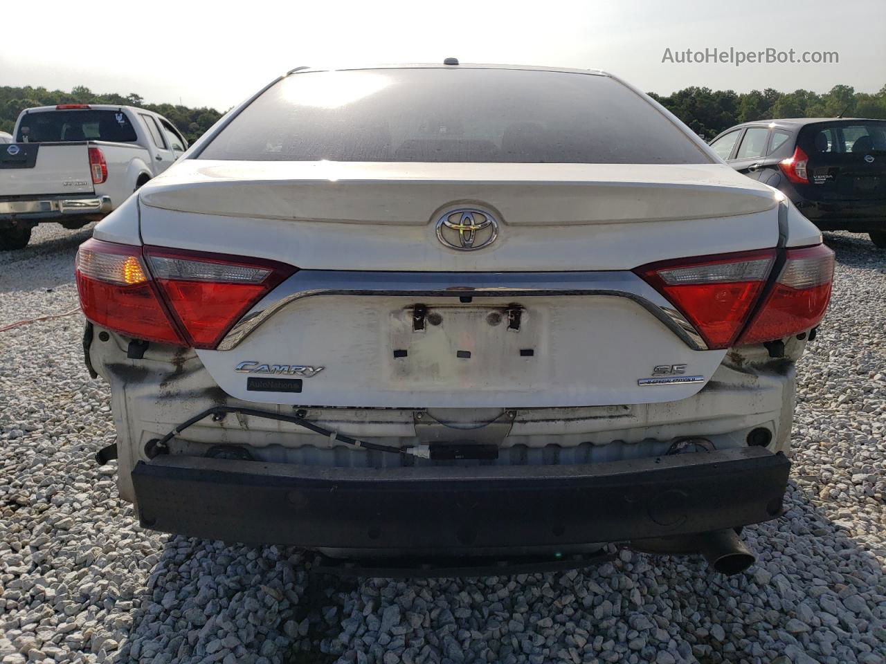 2016 Toyota Camry Le White vin: 4T1BF1FKXGU508755