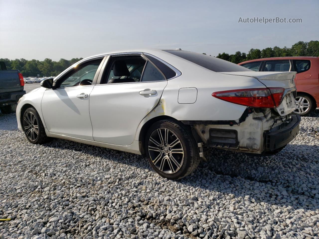 2016 Toyota Camry Le White vin: 4T1BF1FKXGU508755