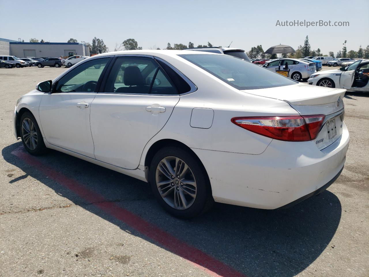 2016 Toyota Camry Le White vin: 4T1BF1FKXGU510084