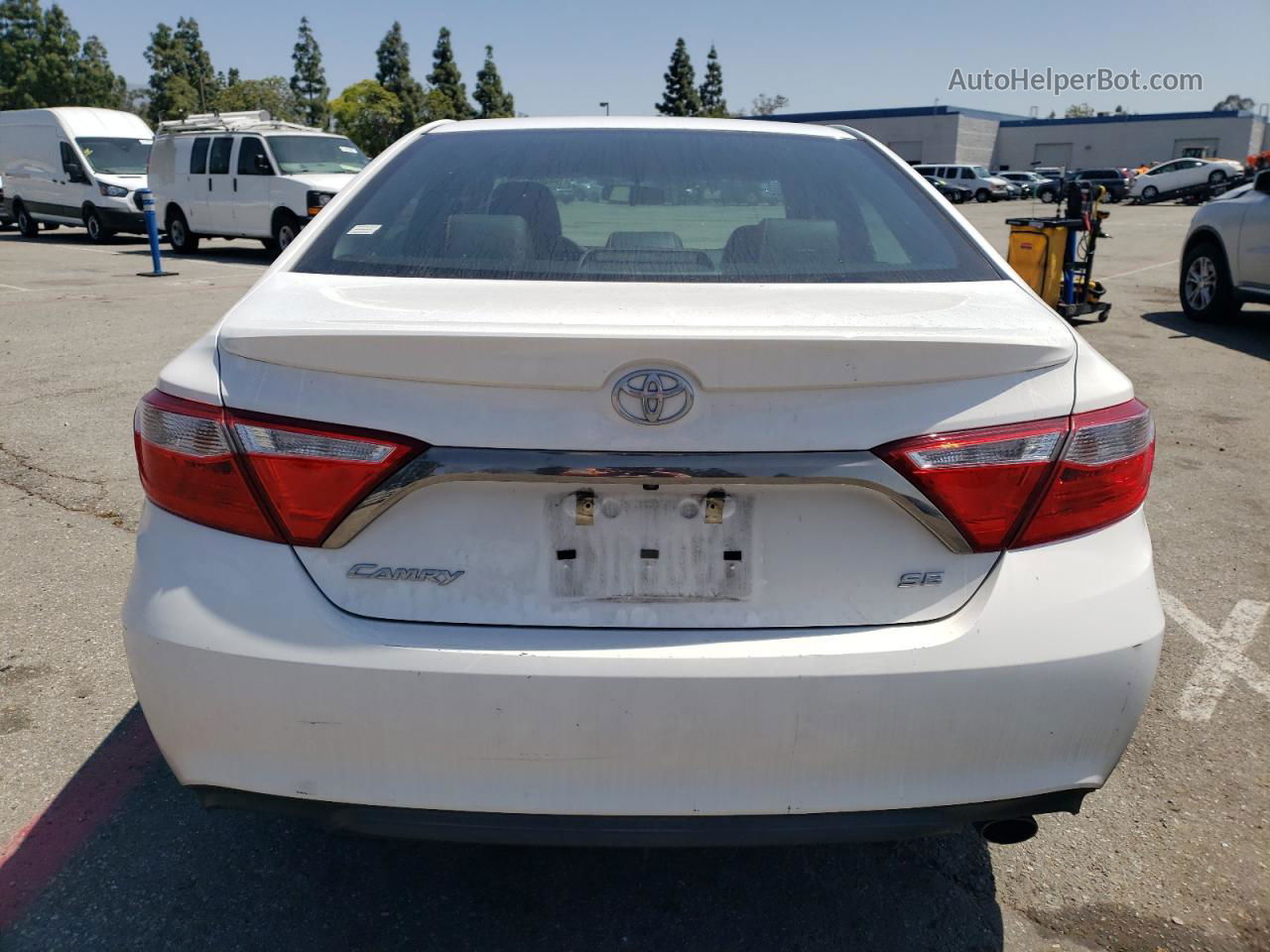 2016 Toyota Camry Le White vin: 4T1BF1FKXGU510084