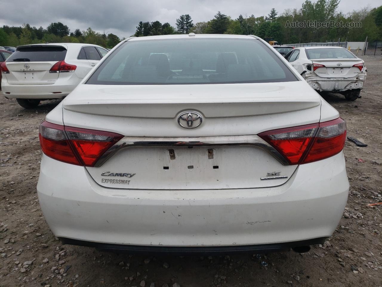 2016 Toyota Camry Le White vin: 4T1BF1FKXGU564338