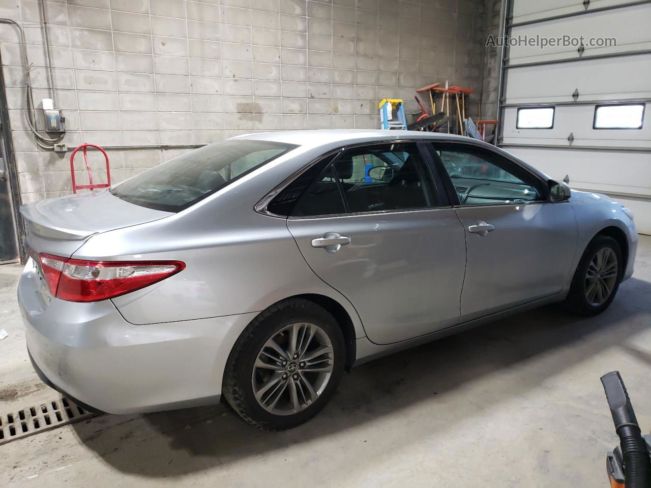 2016 Toyota Camry Le Silver vin: 4T1BF1FKXGU612758