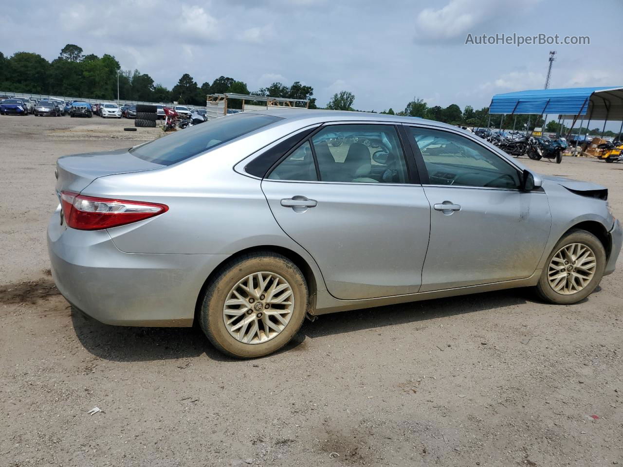 2017 Toyota Camry Le Silver vin: 4T1BF1FKXHU413369