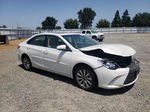 2017 Toyota Camry Le White vin: 4T1BF1FKXHU691057