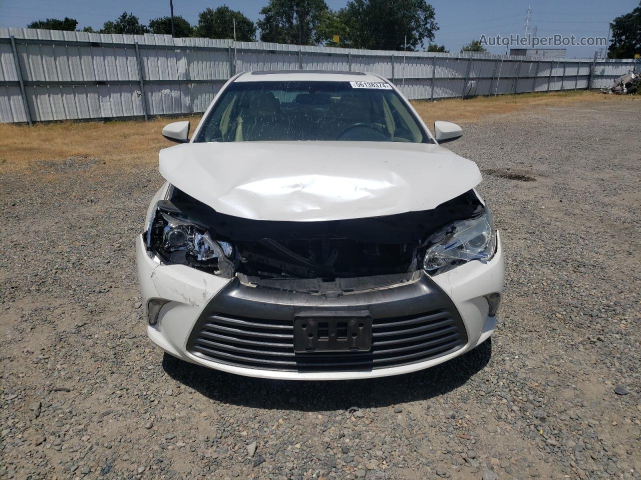 2017 Toyota Camry Le White vin: 4T1BF1FKXHU691057