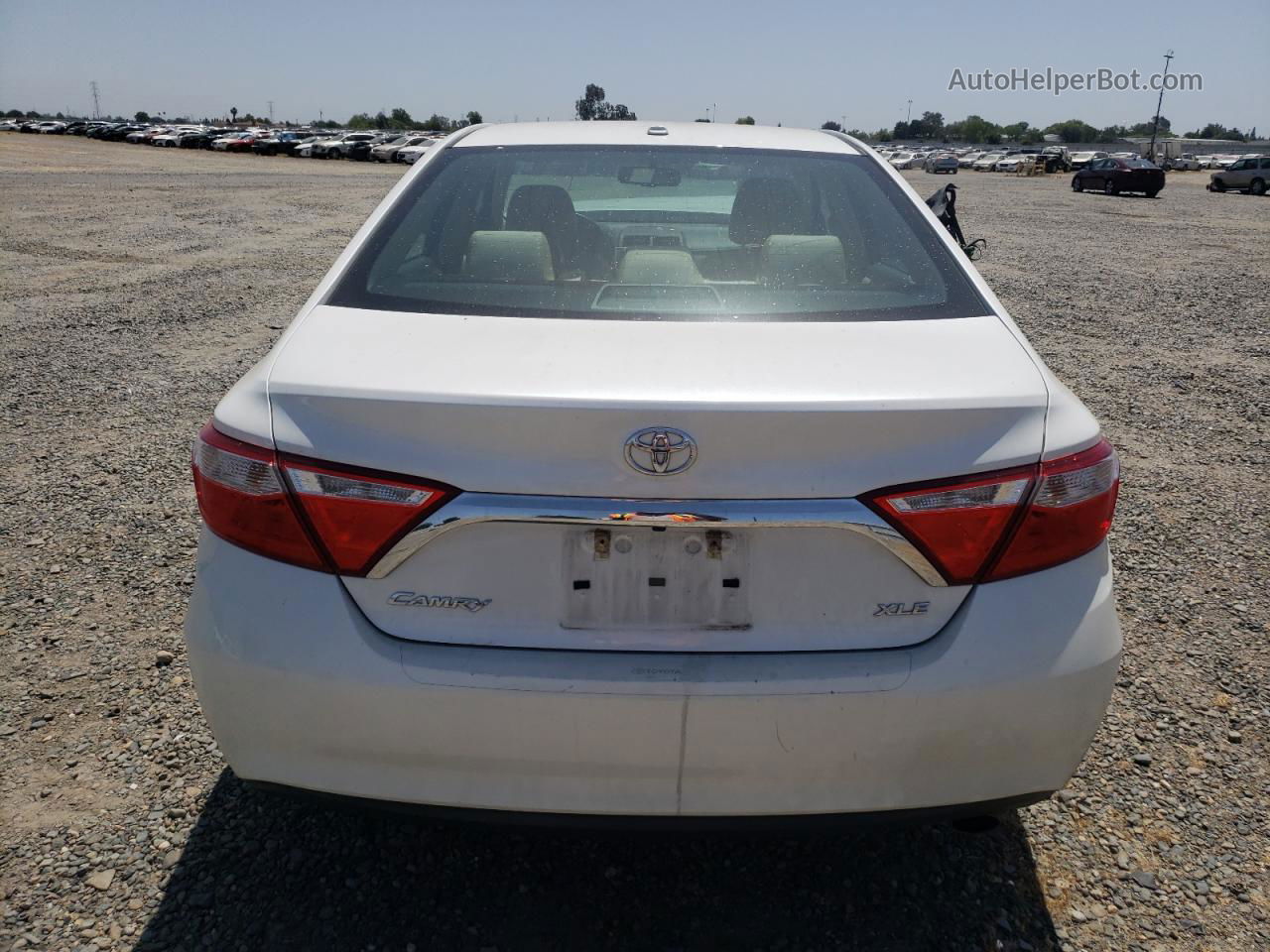 2017 Toyota Camry Le White vin: 4T1BF1FKXHU691057