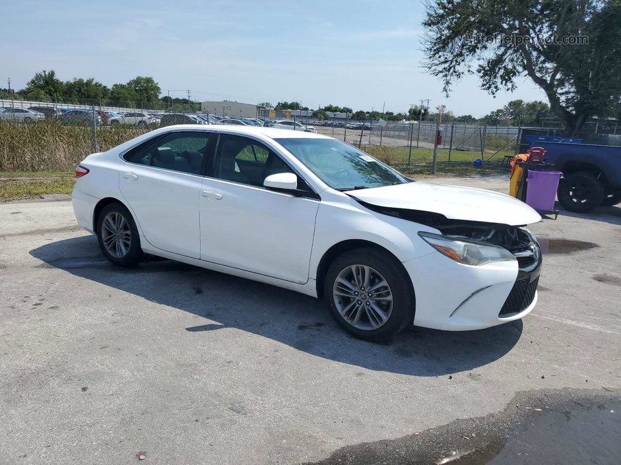 2017 Toyota Camry Le White vin: 4T1BF1FKXHU739236