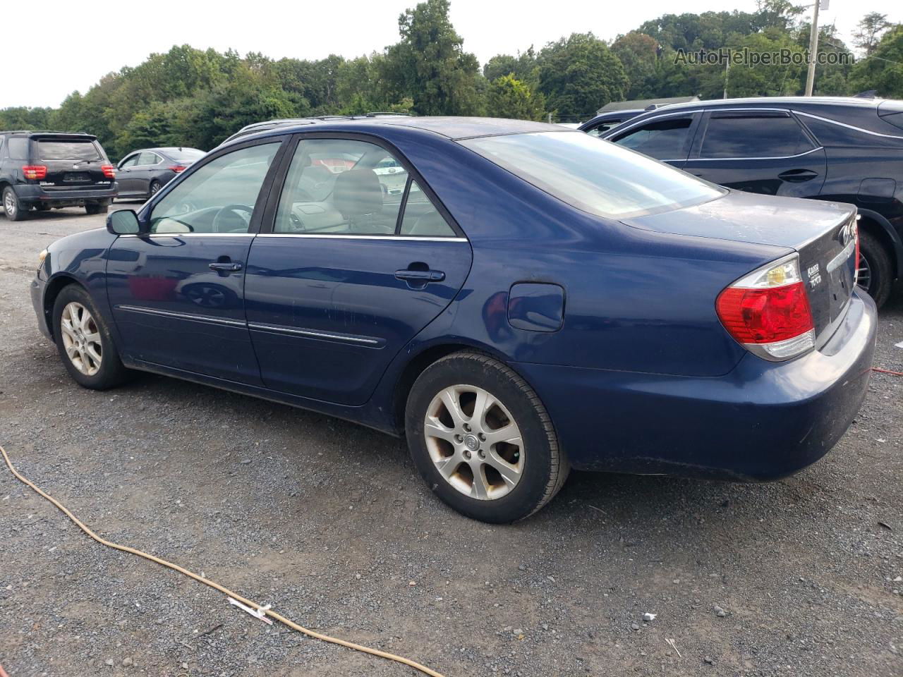 2005 Toyota Camry Le Blue vin: 4T1BF30K15U087283