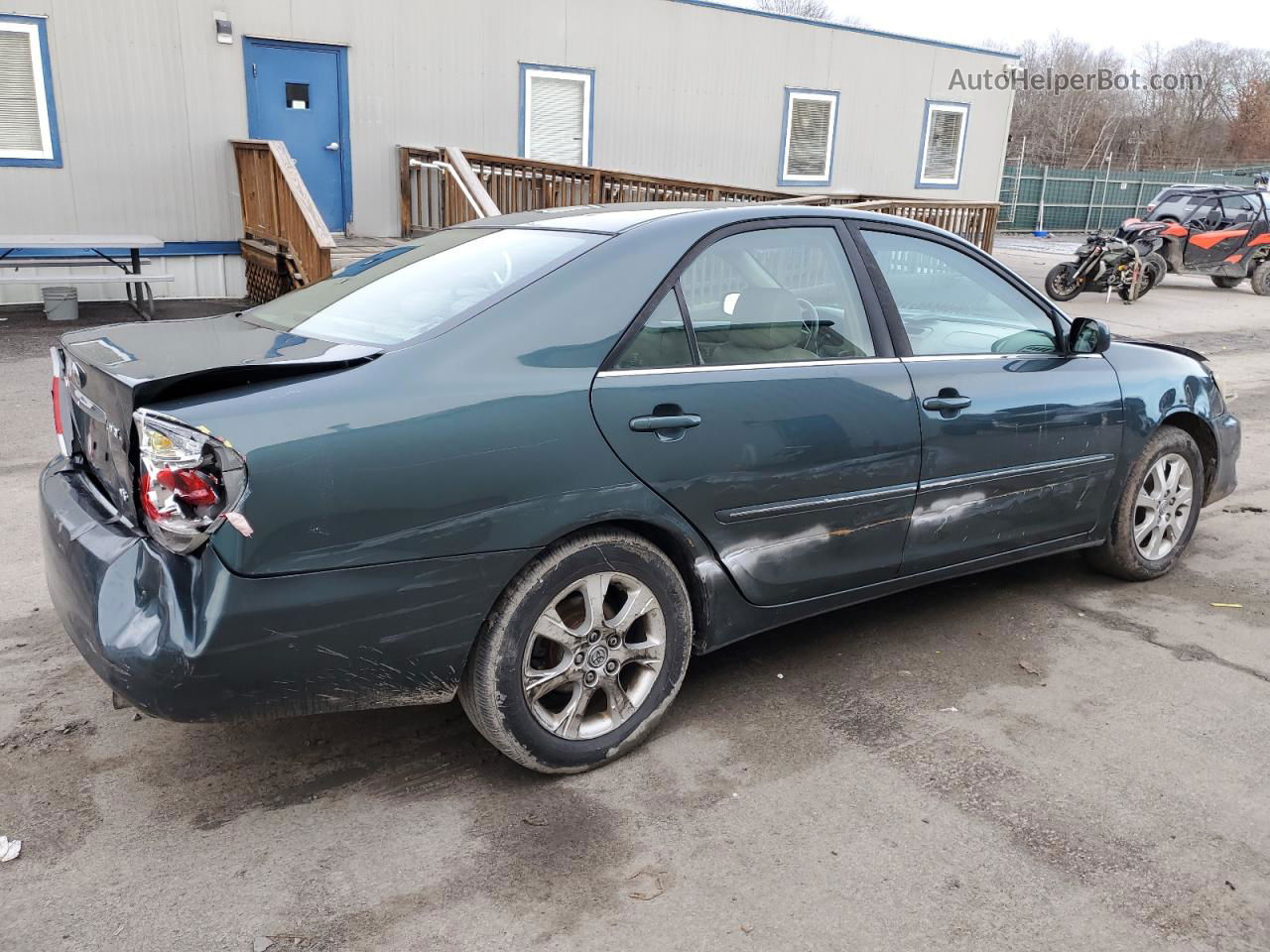 2005 Toyota Camry Le Green vin: 4T1BF30K45U088573