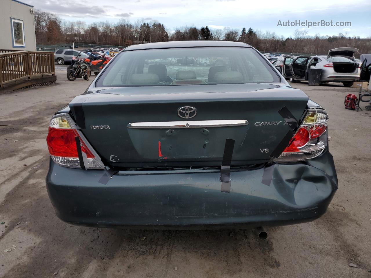 2005 Toyota Camry Le Green vin: 4T1BF30K45U088573