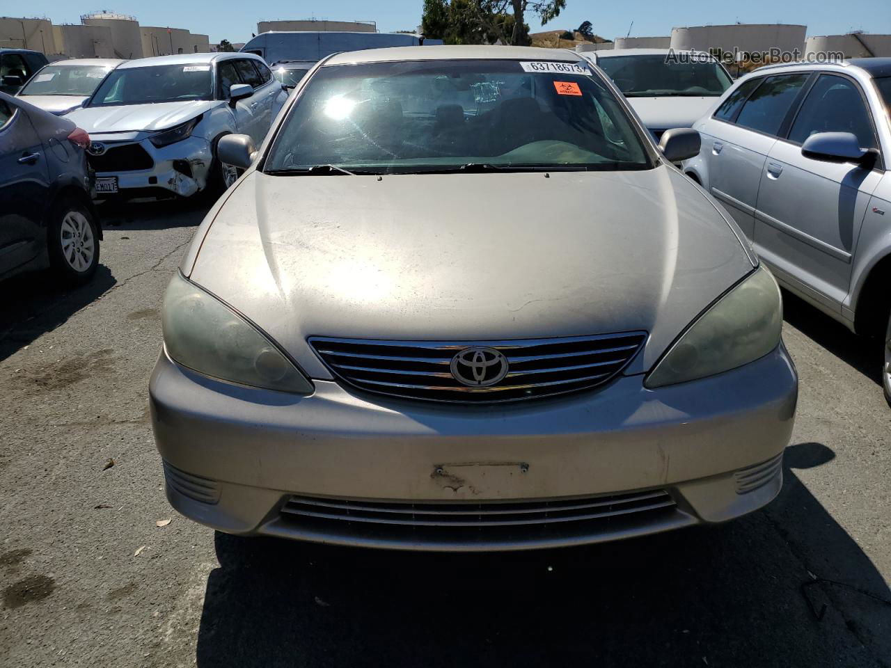 2005 Toyota Camry Le Золотой vin: 4T1BF30K55U082636