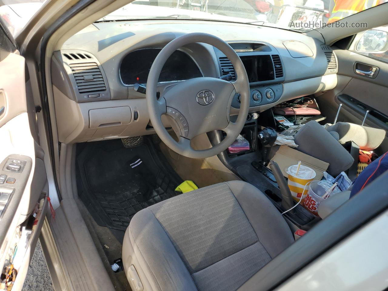 2005 Toyota Camry Le Золотой vin: 4T1BF30K55U082636