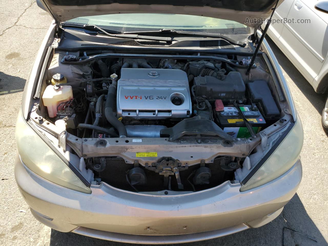 2005 Toyota Camry Le Золотой vin: 4T1BF30K55U082636