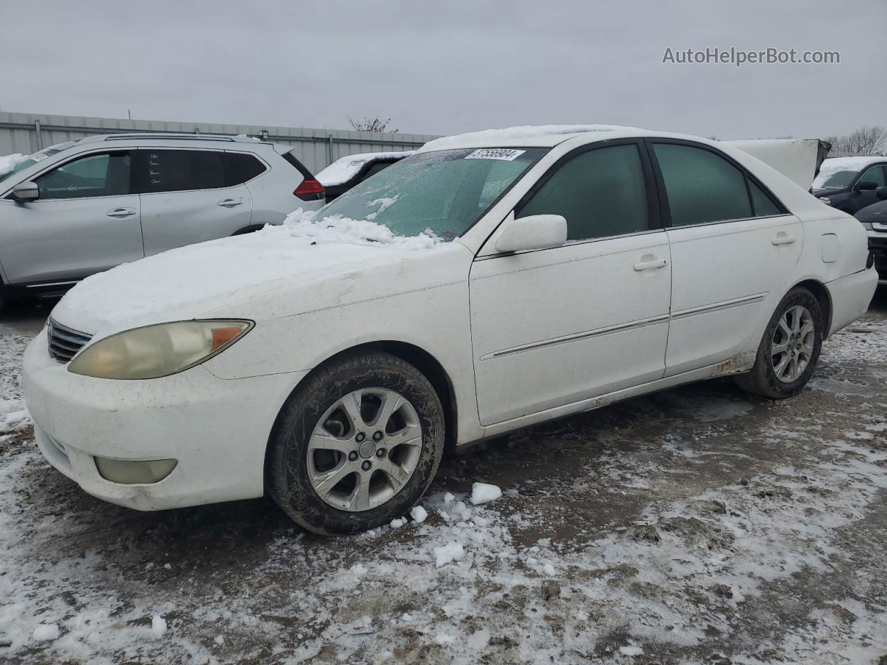 2005 Toyota Camry Le Белый vin: 4T1BF30K55U084371