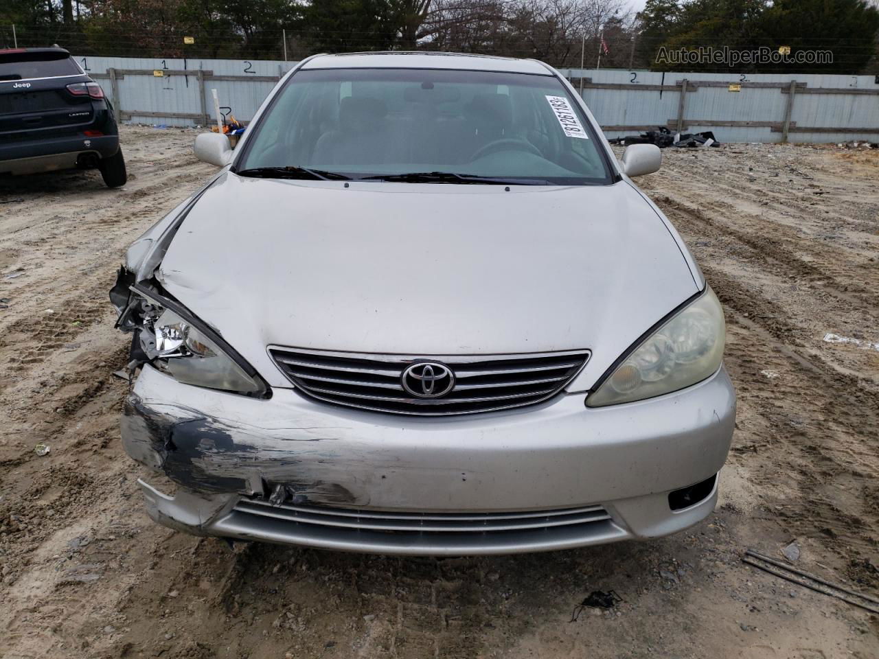 2005 Toyota Camry Le Silver vin: 4T1BF30K55U103338