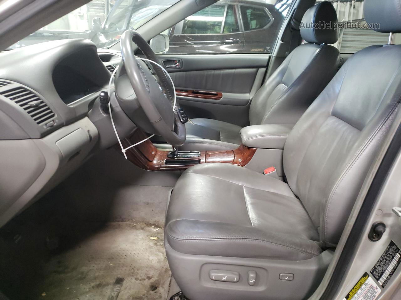 2005 Toyota Camry Le Silver vin: 4T1BF30K95U605012