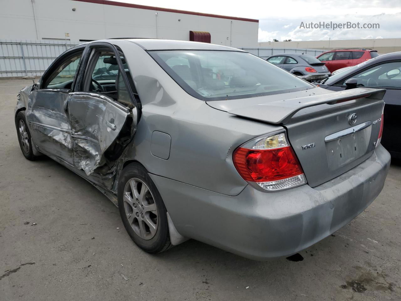 2005 Toyota Camry Le Silver vin: 4T1BF30K95U608492