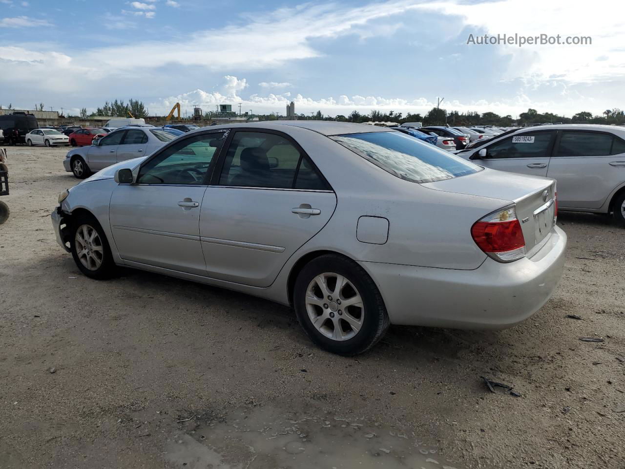 2005 Toyota Camry Le Серебряный vin: 4T1BF32K95U108202