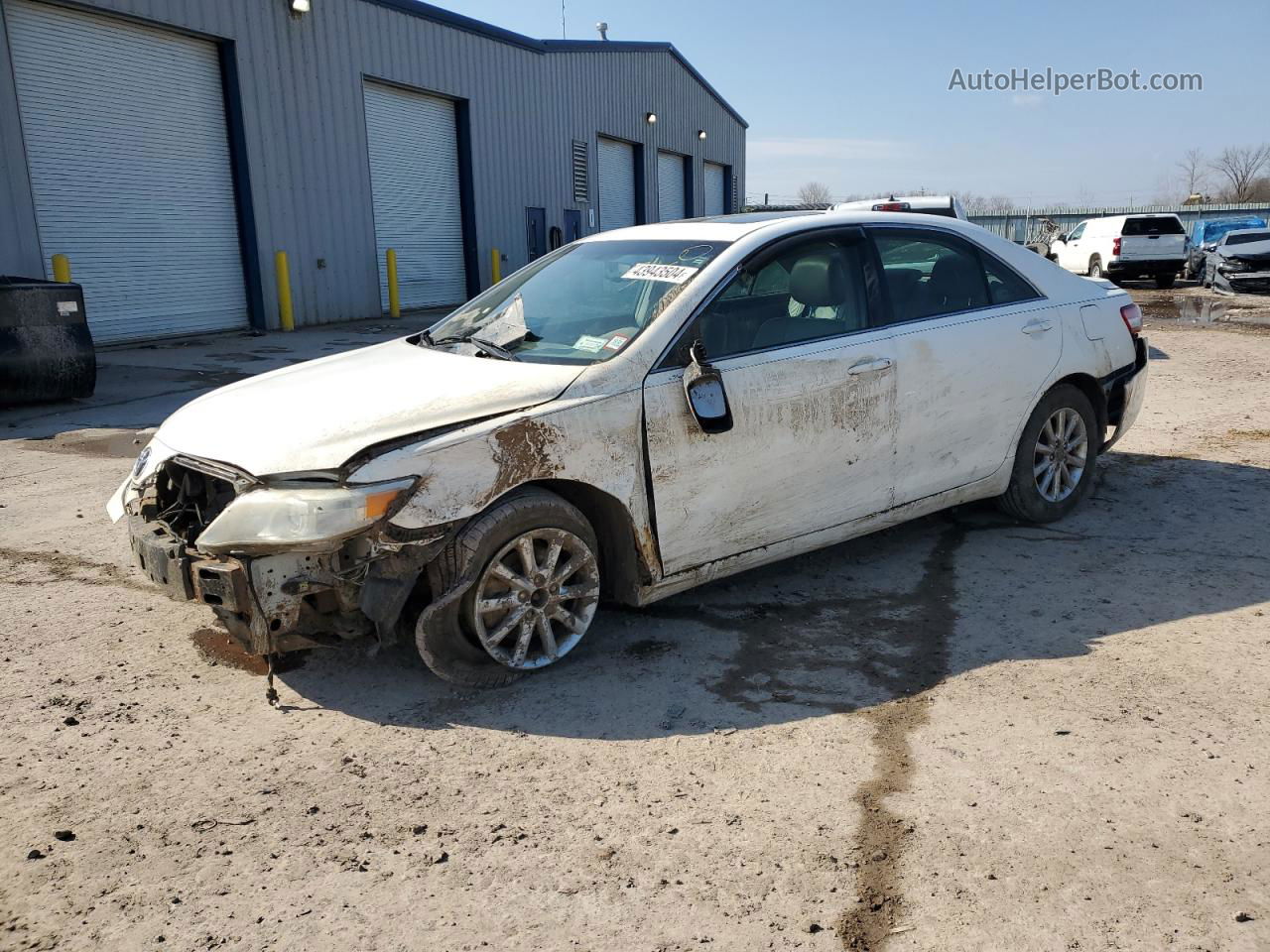 2011 Toyota Camry Base White vin: 4T1BF3EK0BU672487