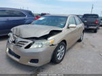 2011 Toyota Camry Le Gold vin: 4T1BF3EK0BU716858