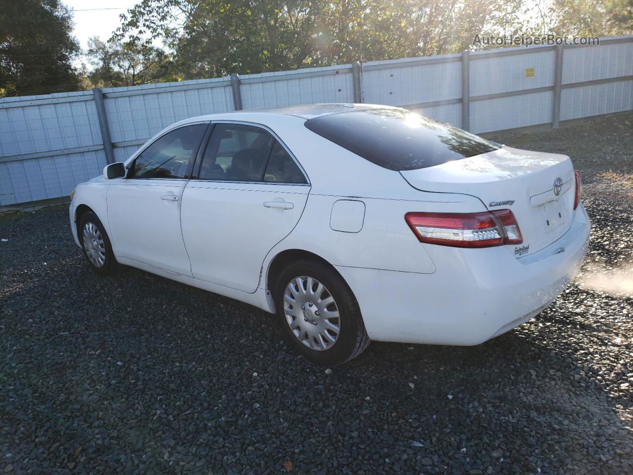 2011 Toyota Camry Base White vin: 4T1BF3EK0BU753246