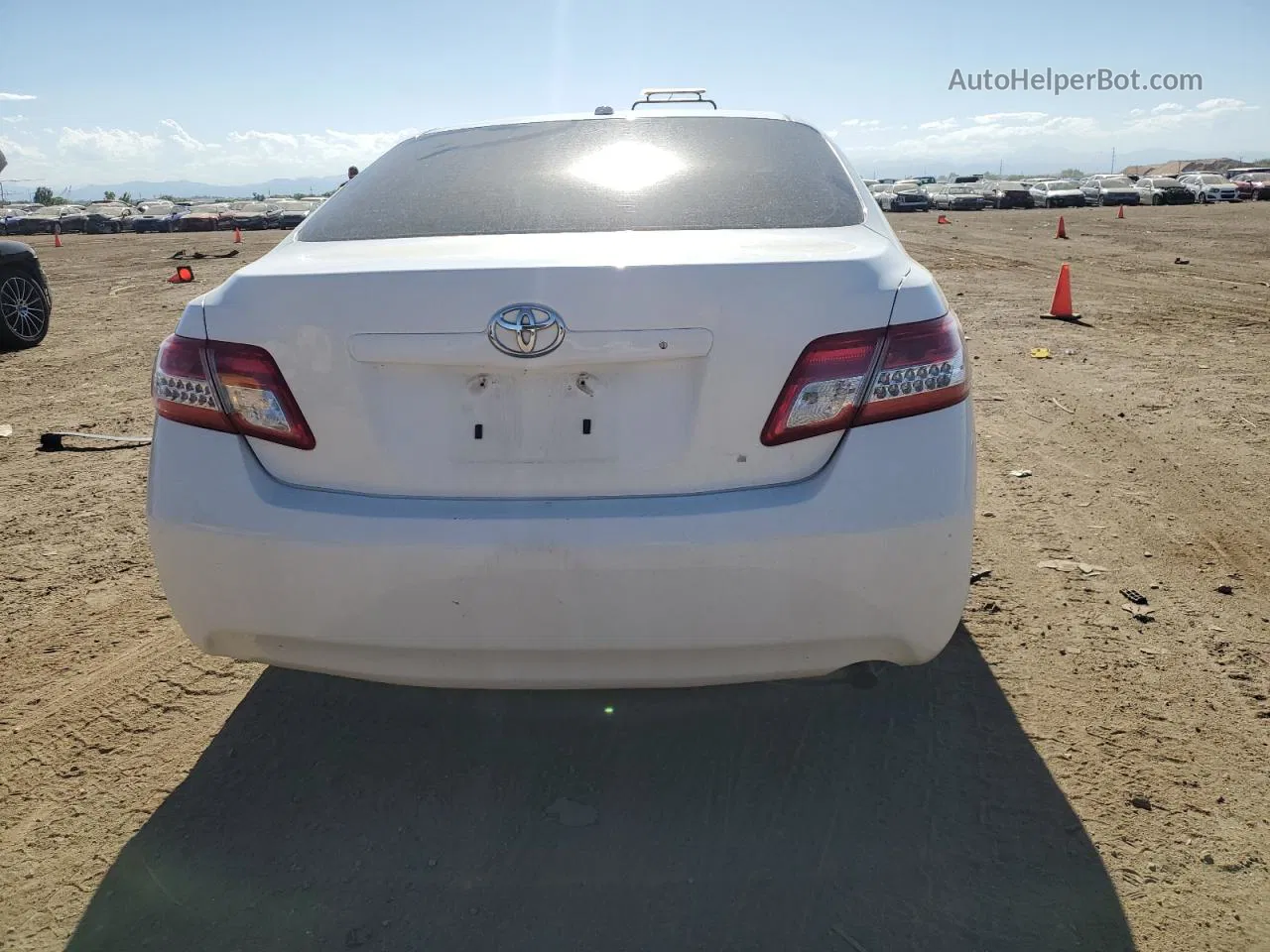 2011 Toyota Camry Base White vin: 4T1BF3EK1BU627008