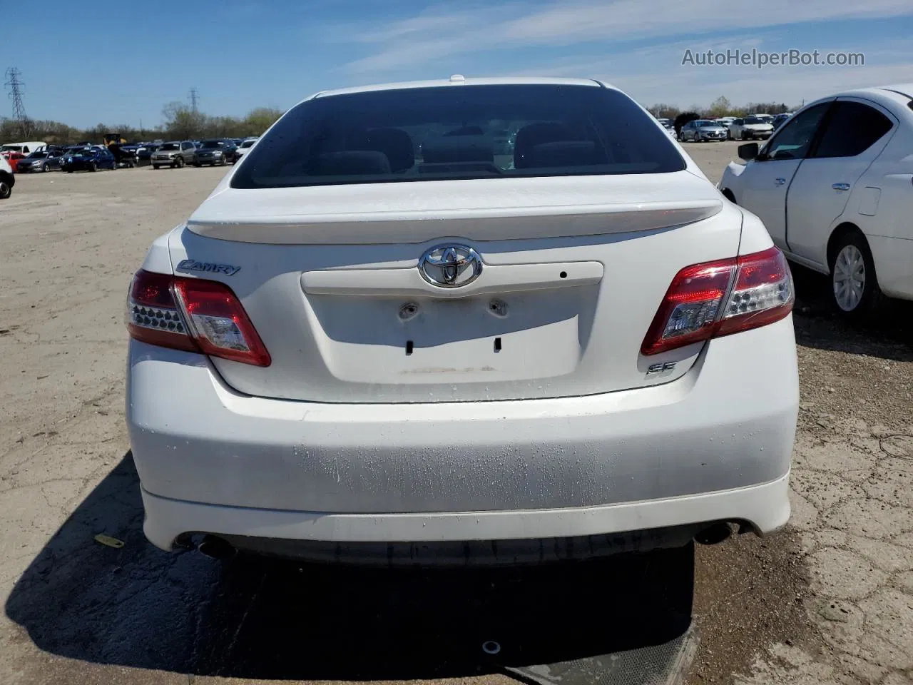 2011 Toyota Camry Base White vin: 4T1BF3EK1BU630488