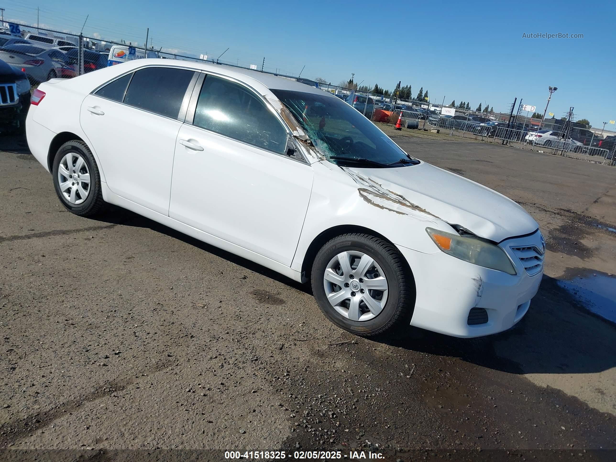 2011 Toyota Camry Le White vin: 4T1BF3EK1BU644469