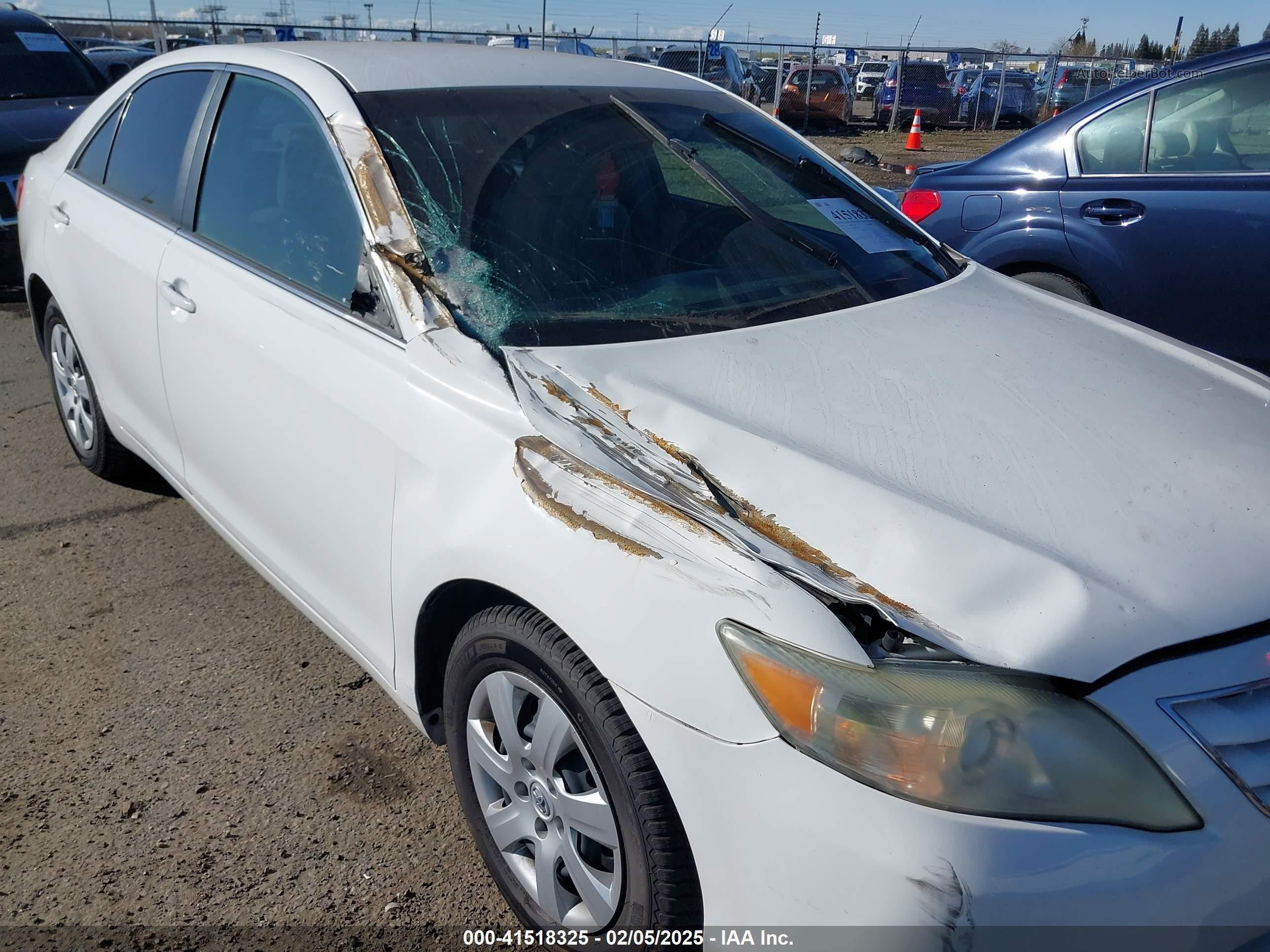 2011 Toyota Camry Le White vin: 4T1BF3EK1BU644469