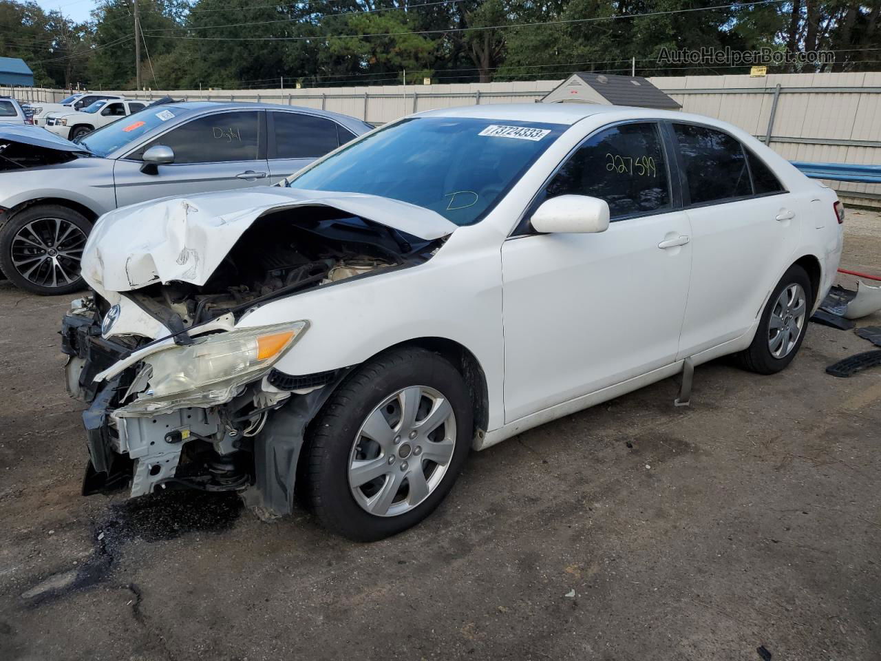 2011 Toyota Camry Base White vin: 4T1BF3EK2BU702072