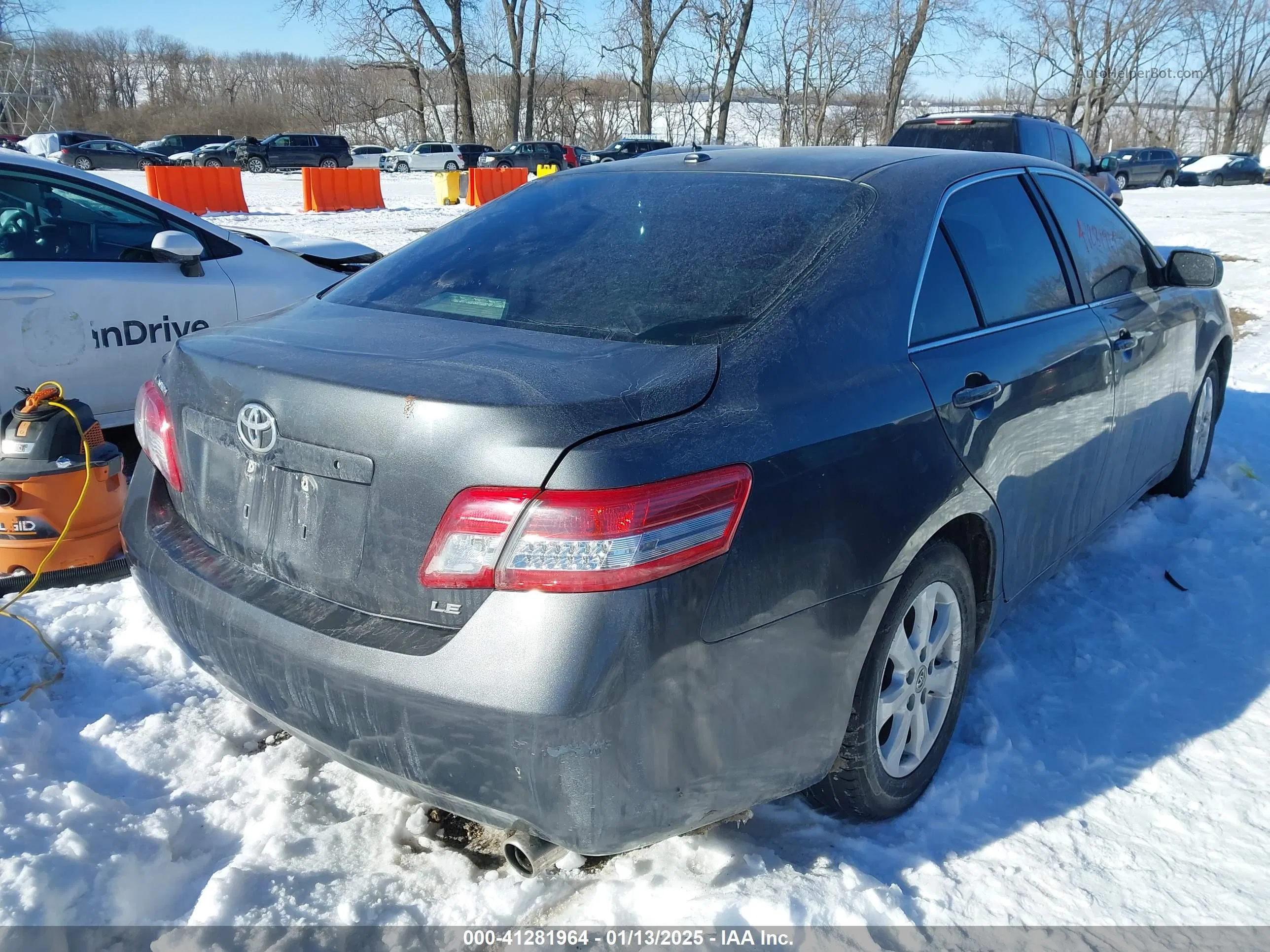 2011 Toyota Camry Le Gray vin: 4T1BF3EK3BU155975