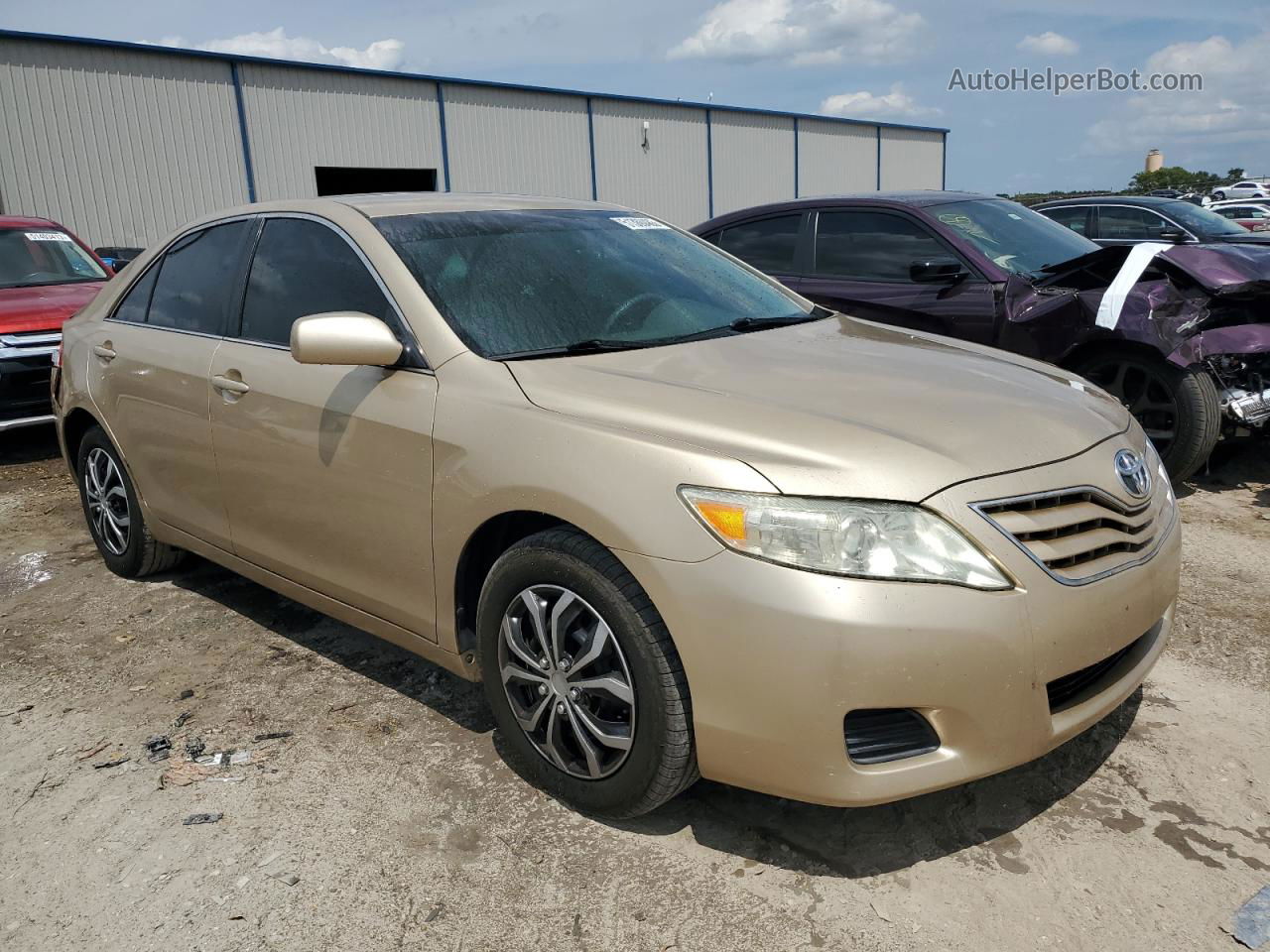 2011 Toyota Camry Base Бежевый vin: 4T1BF3EK3BU167821