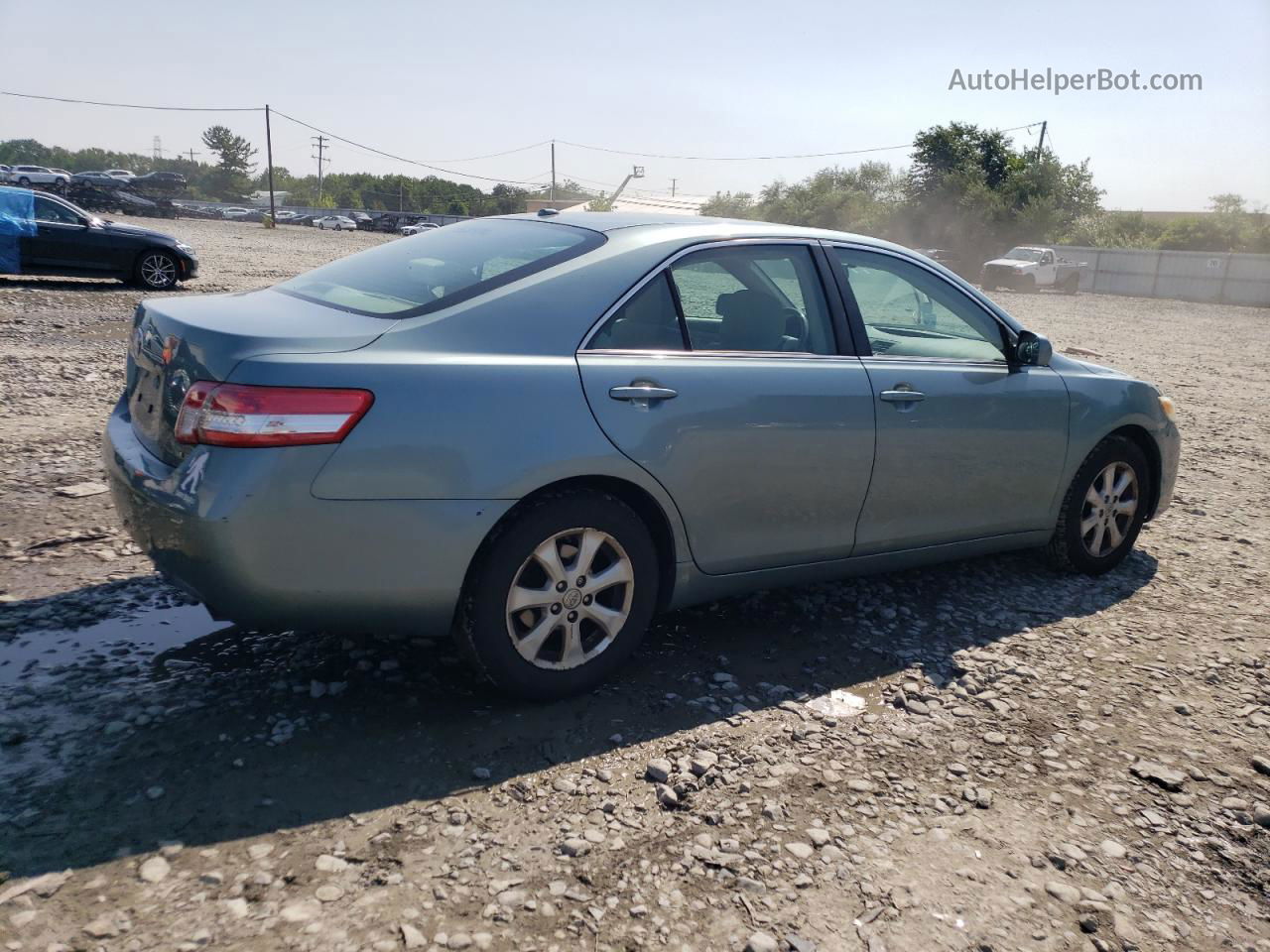 2011 Toyota Camry Base Зеленый vin: 4T1BF3EK3BU630105