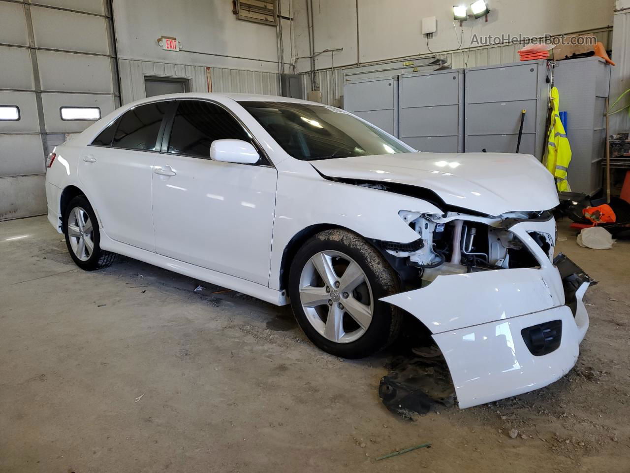 2011 Toyota Camry Base White vin: 4T1BF3EK3BU640908