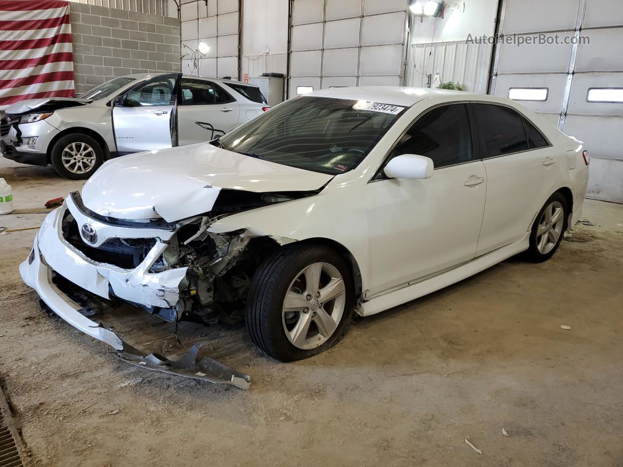 2011 Toyota Camry Base White vin: 4T1BF3EK3BU640908