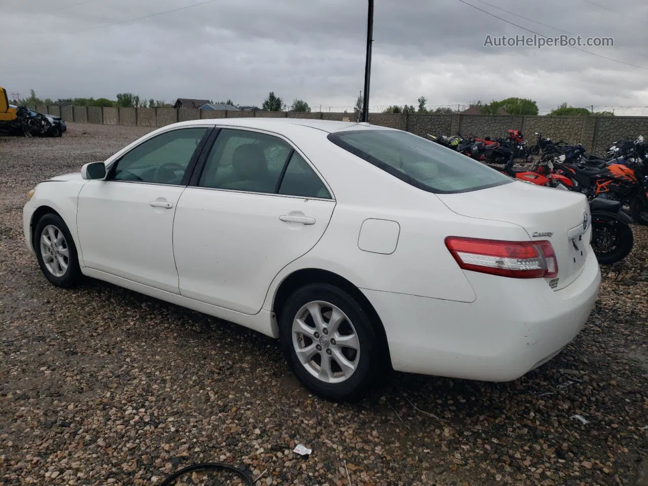 2011 Toyota Camry Base White vin: 4T1BF3EK3BU675108