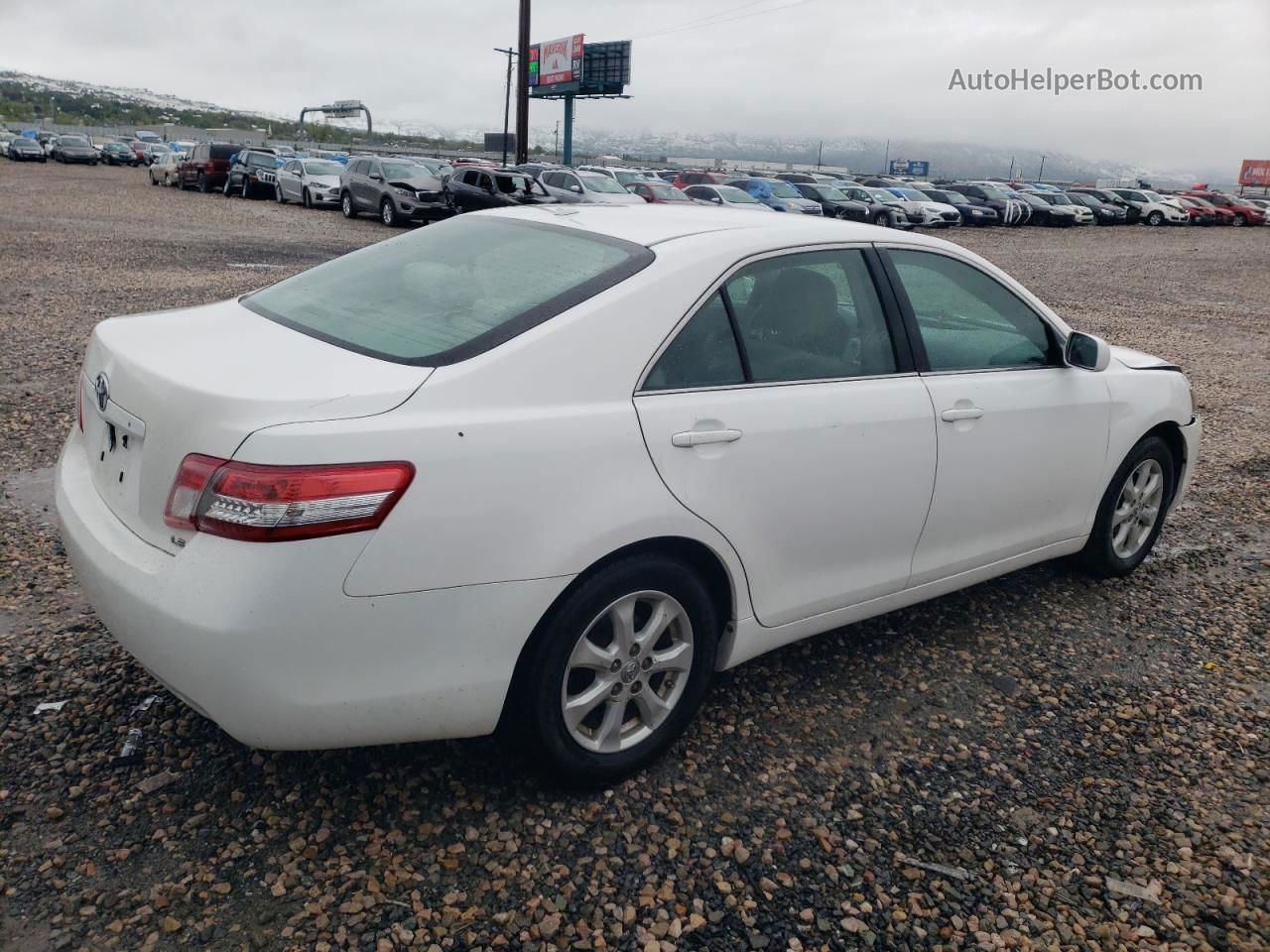 2011 Toyota Camry Base White vin: 4T1BF3EK3BU675108