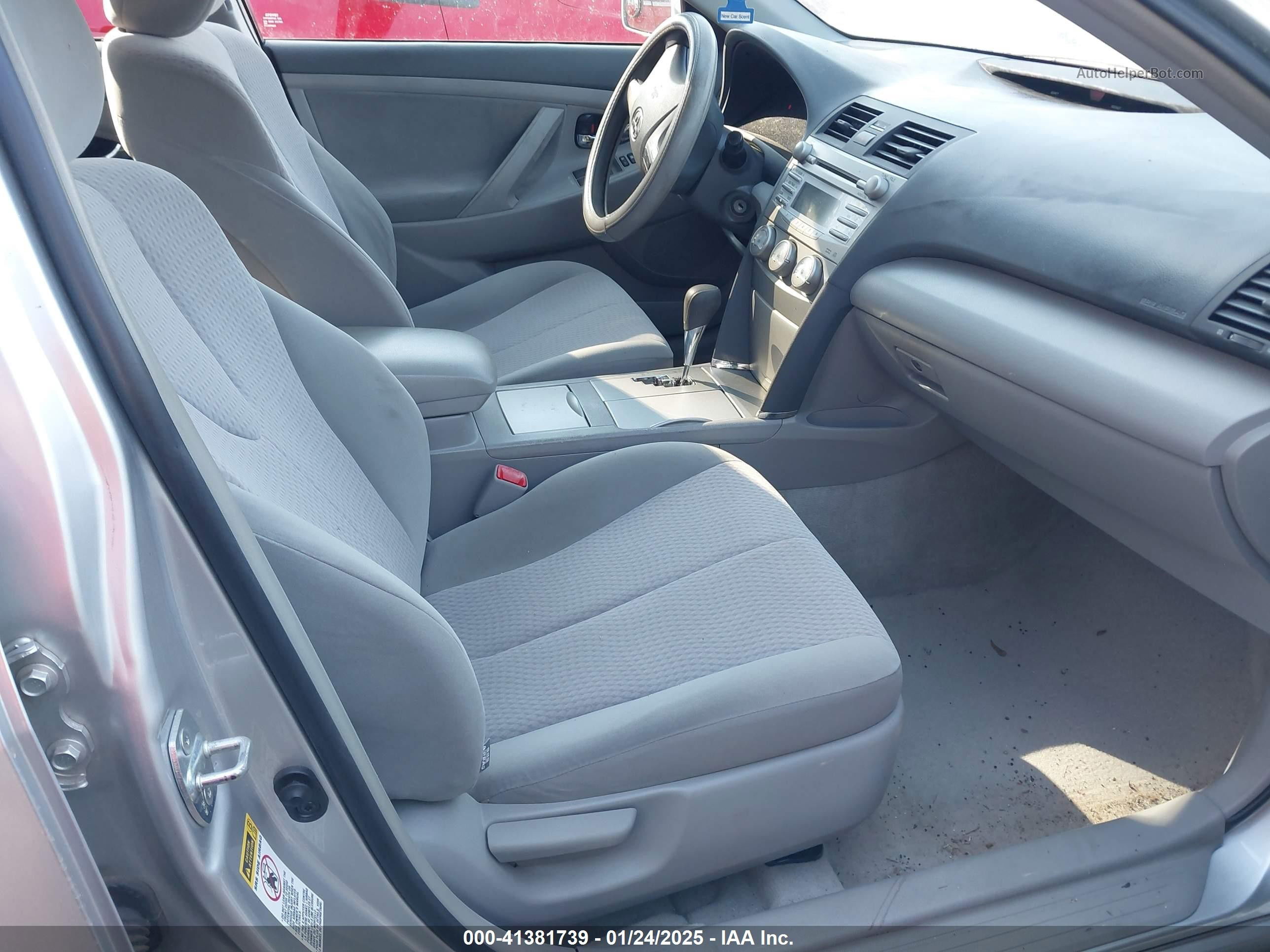 2011 Toyota Camry Le Silver vin: 4T1BF3EK4BU157427