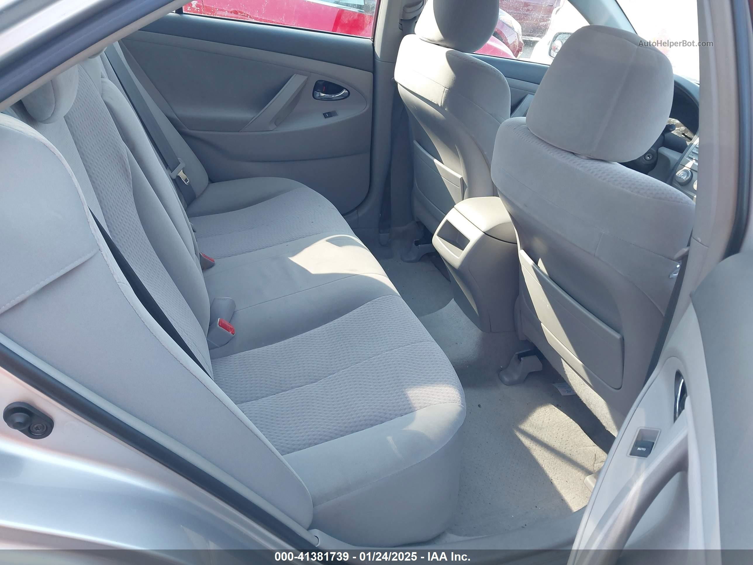 2011 Toyota Camry Le Silver vin: 4T1BF3EK4BU157427