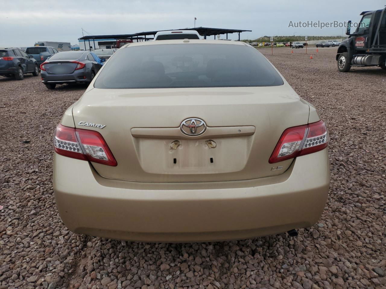 2011 Toyota Camry Base Золотой vin: 4T1BF3EK4BU163941