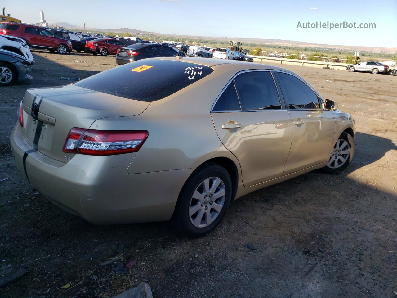 2011 Toyota Camry Base Бежевый vin: 4T1BF3EK4BU208523