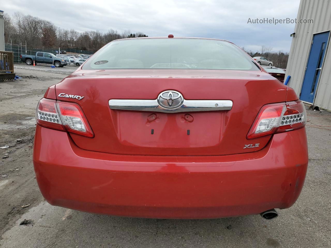 2011 Toyota Camry Base Red vin: 4T1BF3EK4BU699059