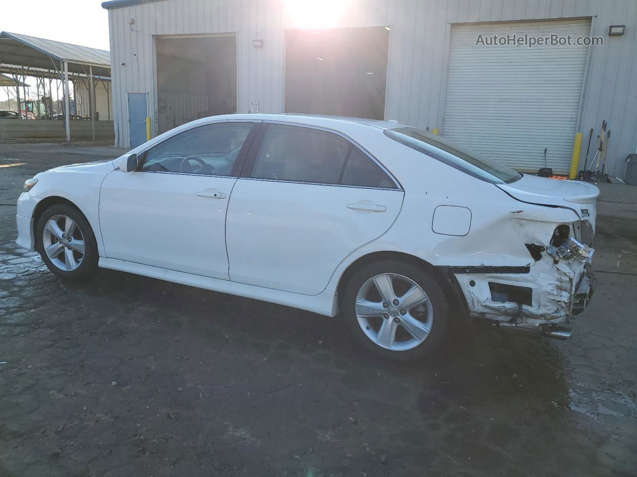 2011 Toyota Camry Base White vin: 4T1BF3EK4BU721125