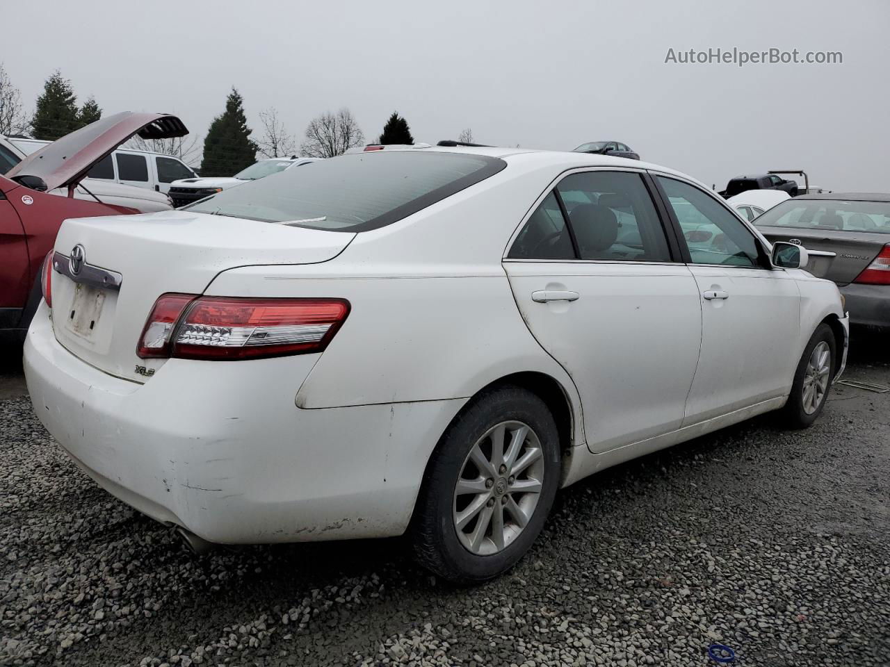 2011 Toyota Camry Base White vin: 4T1BF3EK4BU771992