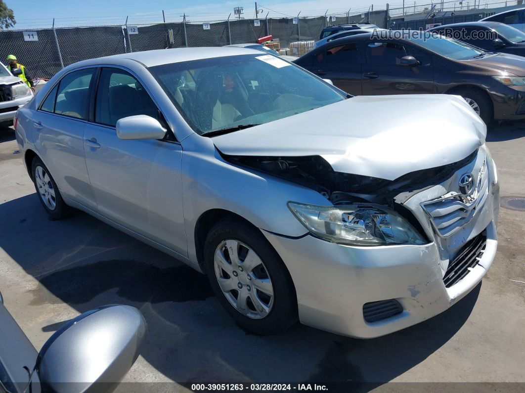 2011 Toyota Camry Le Серебряный vin: 4T1BF3EK5BU686479