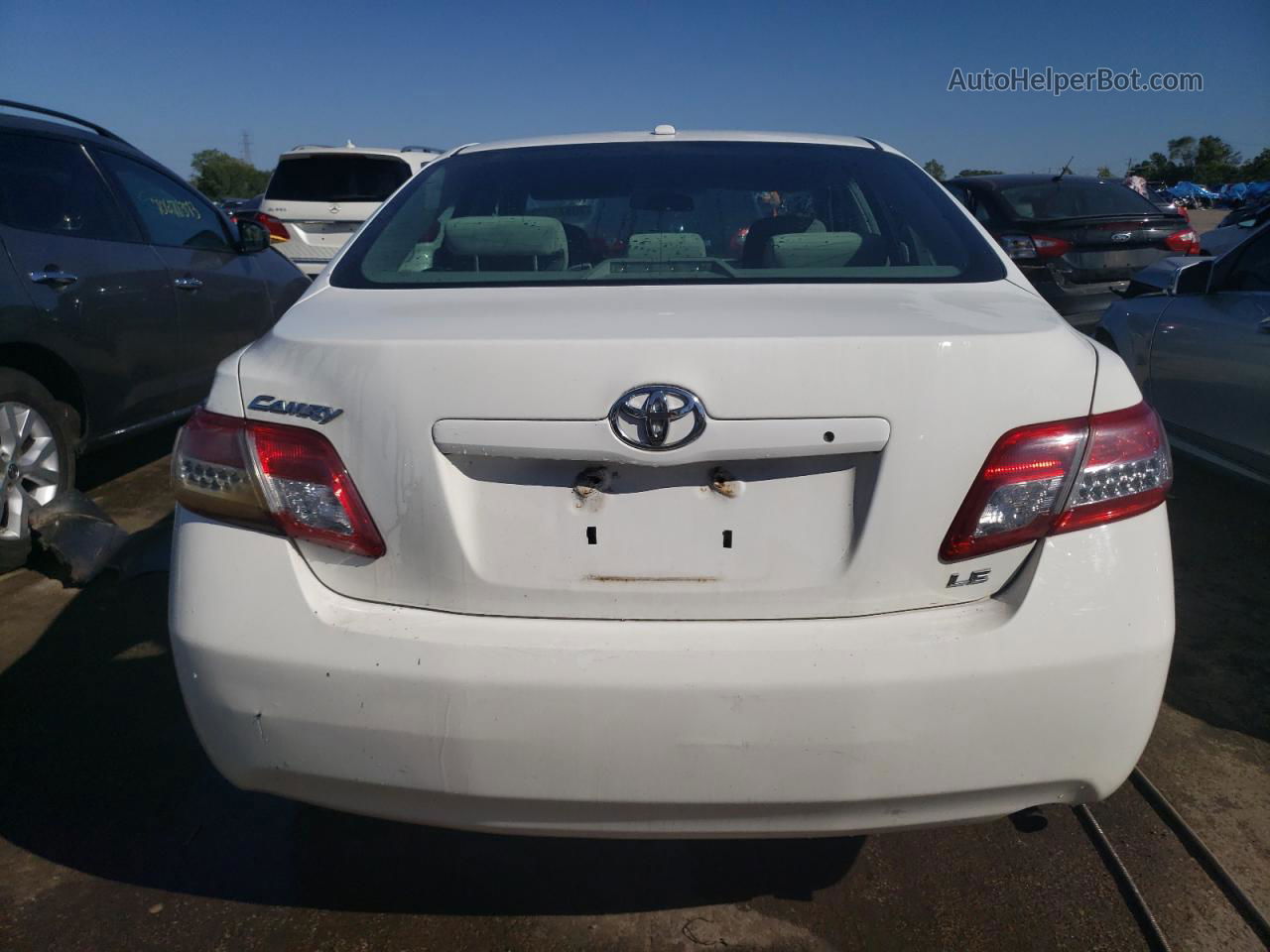 2011 Toyota Camry Base White vin: 4T1BF3EK6BU589176