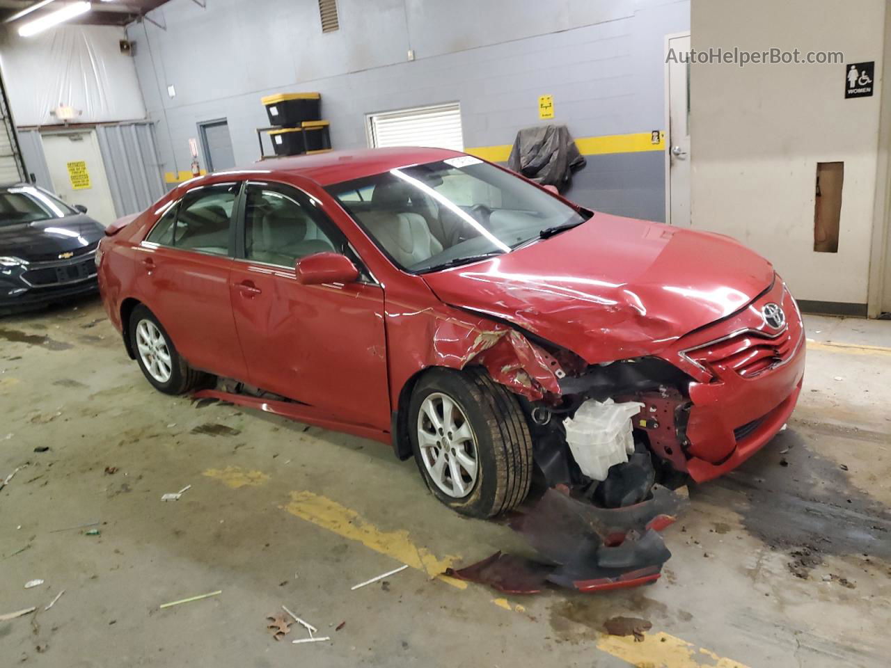 2011 Toyota Camry Base Red vin: 4T1BF3EK6BU592336