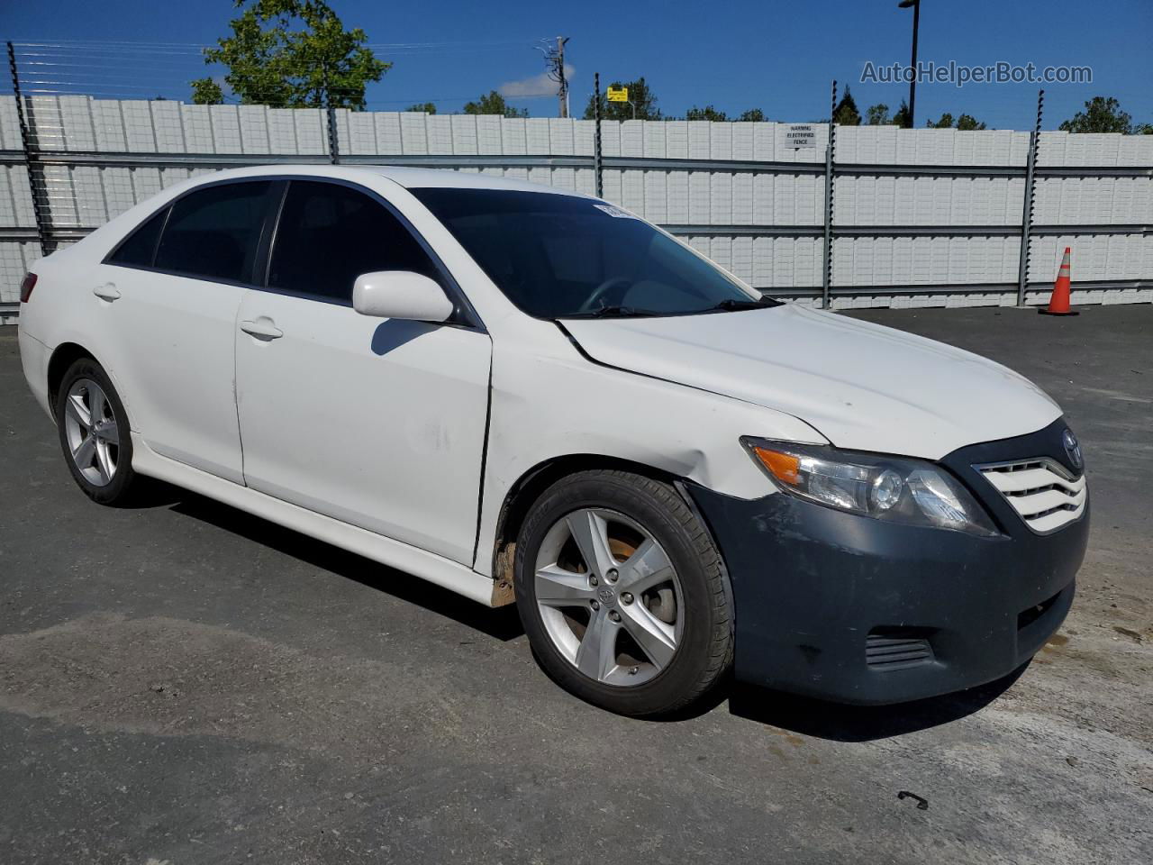 2011 Toyota Camry Base White vin: 4T1BF3EK6BU596838